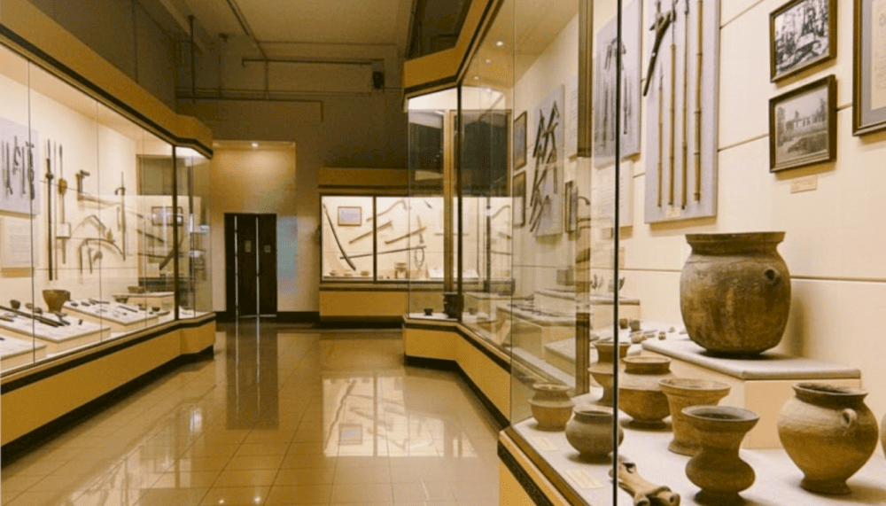 Some antiques reflect the length of history of the Vietnamese people